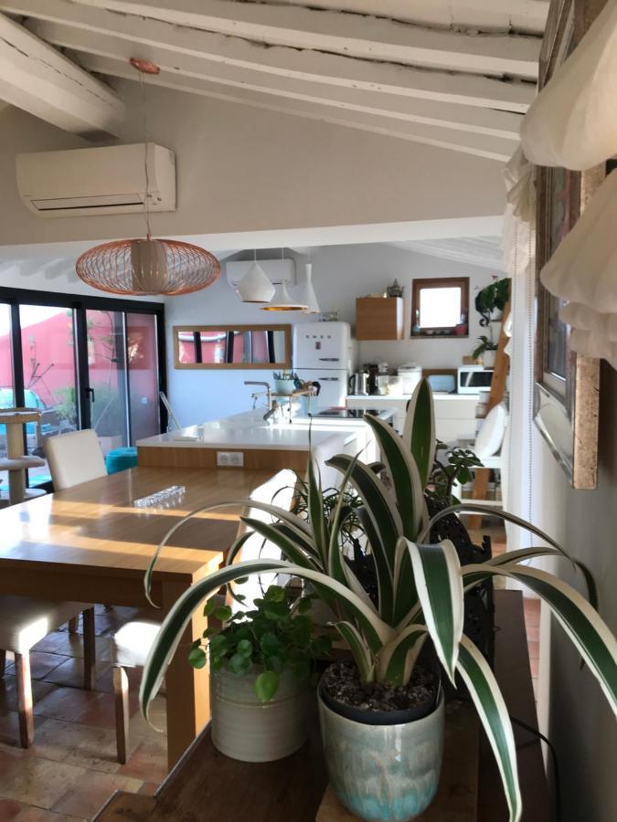 Bed & Breakfast Les Hauts De Cagnes Vue Mer Et Montagne Apartment Exterior photo